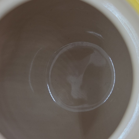 Le Creuset Yellow Ombre Ceramic Honey Pot with Wooden Dipper And Lid - Picture 5 of 16